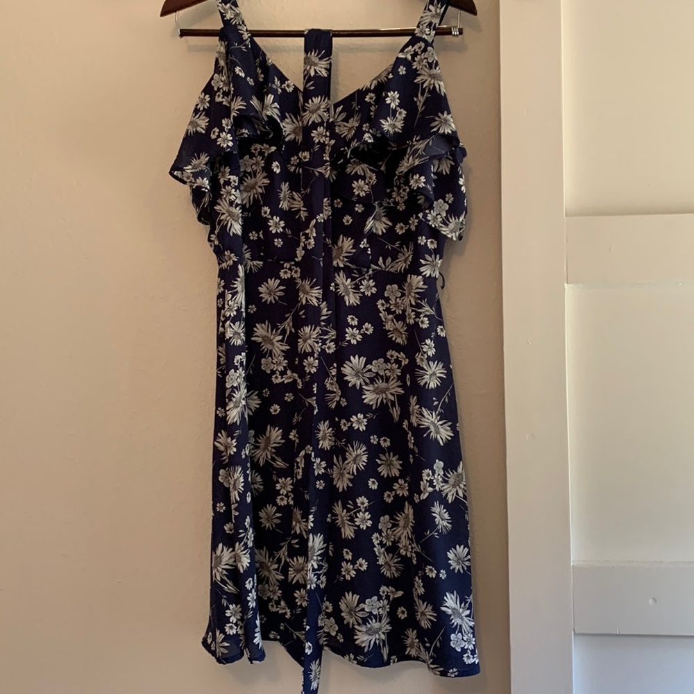 Blue floral dress. Mid length. Size M